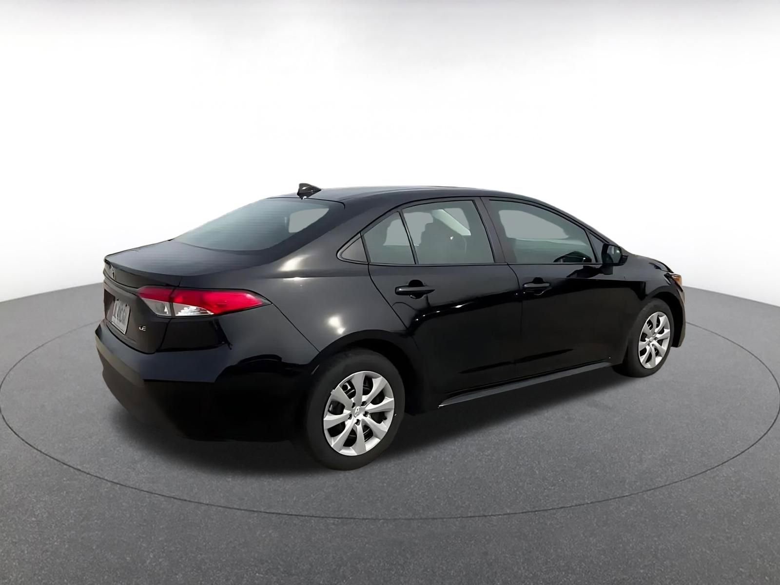 Used 2025 Toyota Corolla LE image 15