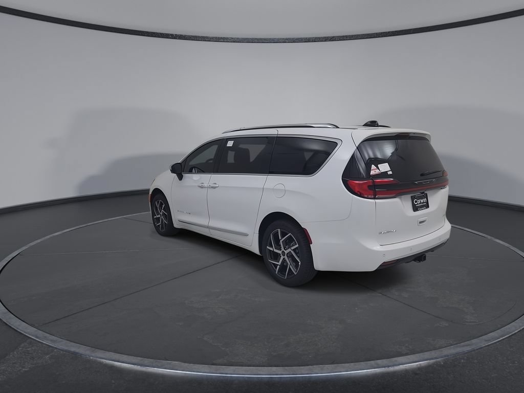 New 2027 Chrysler Pacifica Pinnacle w/ Theater Group AWD/4WD image 11