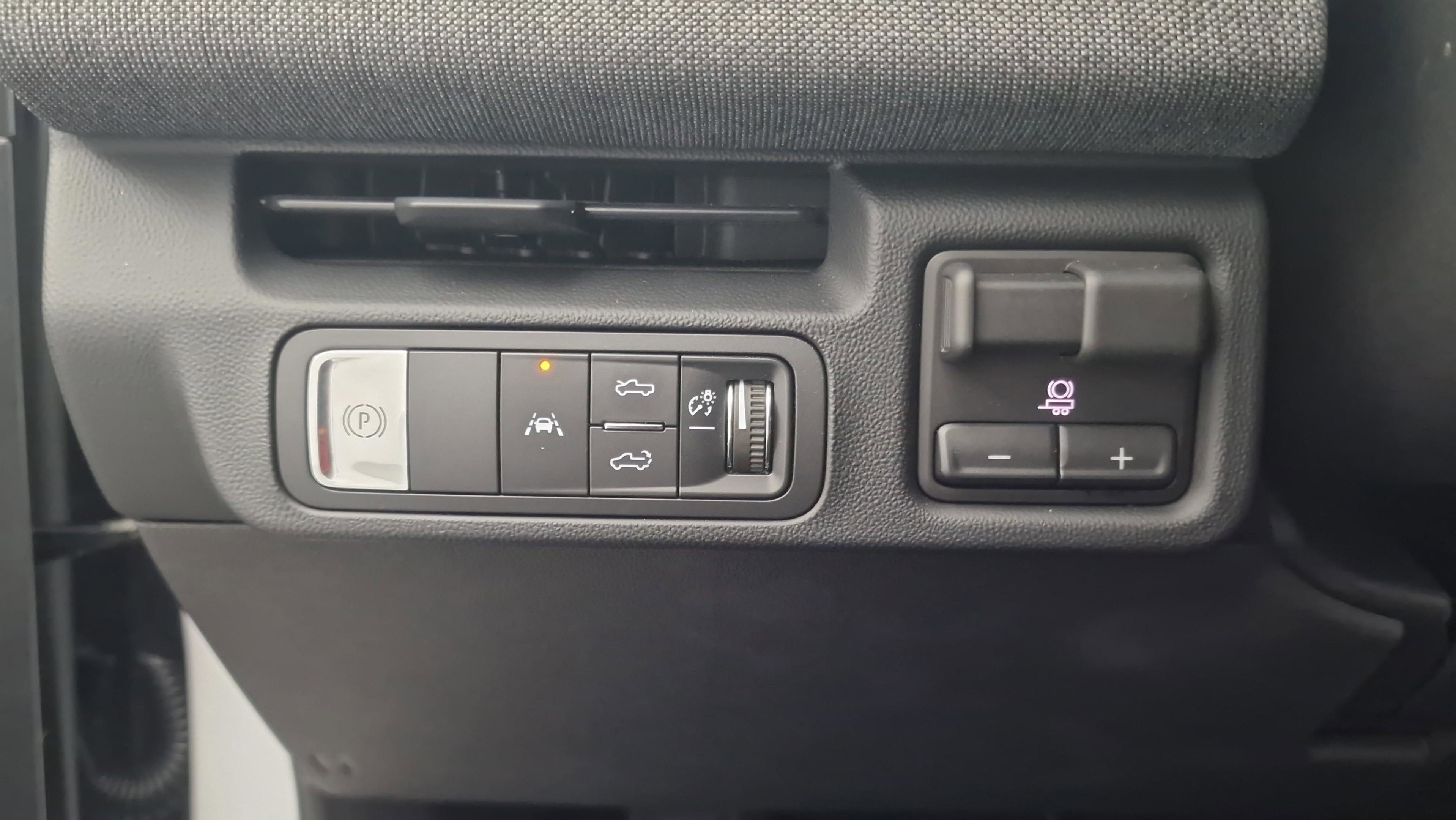 New 2026 GMC Sierra EV Elevation w/ LPO, Elevation Dark Package image 23