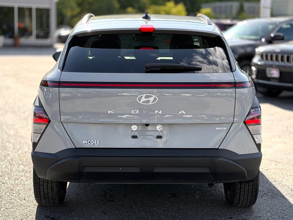 Used 2025 Hyundai Kona SEL AWD/4WD image 4