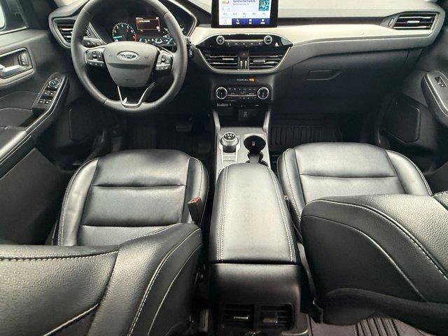 Used 2022 Ford Escape SEL image 16