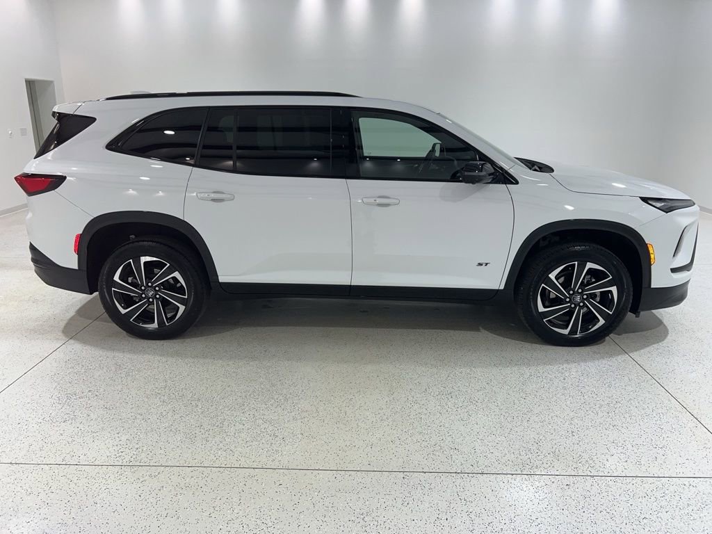 Used 2025 Buick Enclave Sport Touring FWD image 6