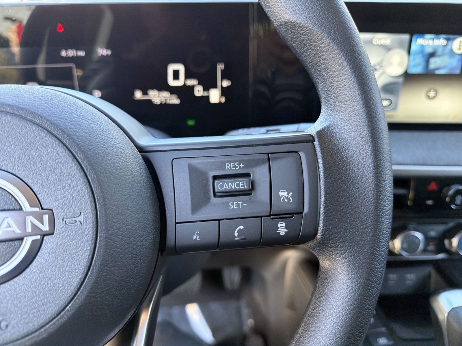 Used 2025 Nissan Kicks SV AWD/4WD image 36