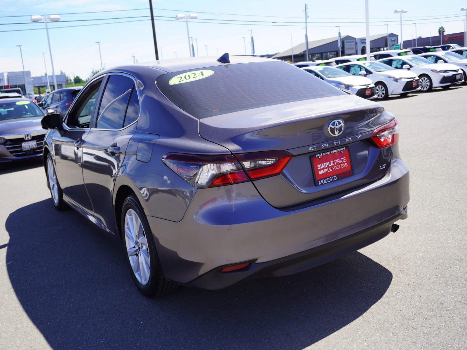 Used 2024 Toyota Camry LE image 8