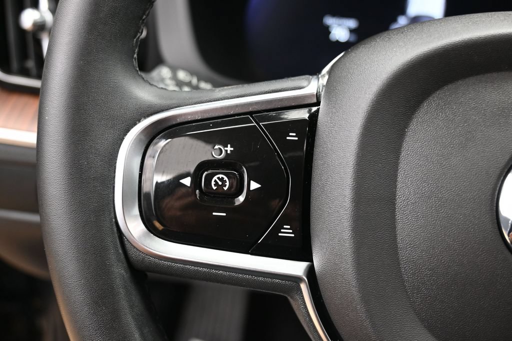 Used 2024 Volvo XC60 B5 Plus w/ Protection Package Premier AWD/4WD image 19