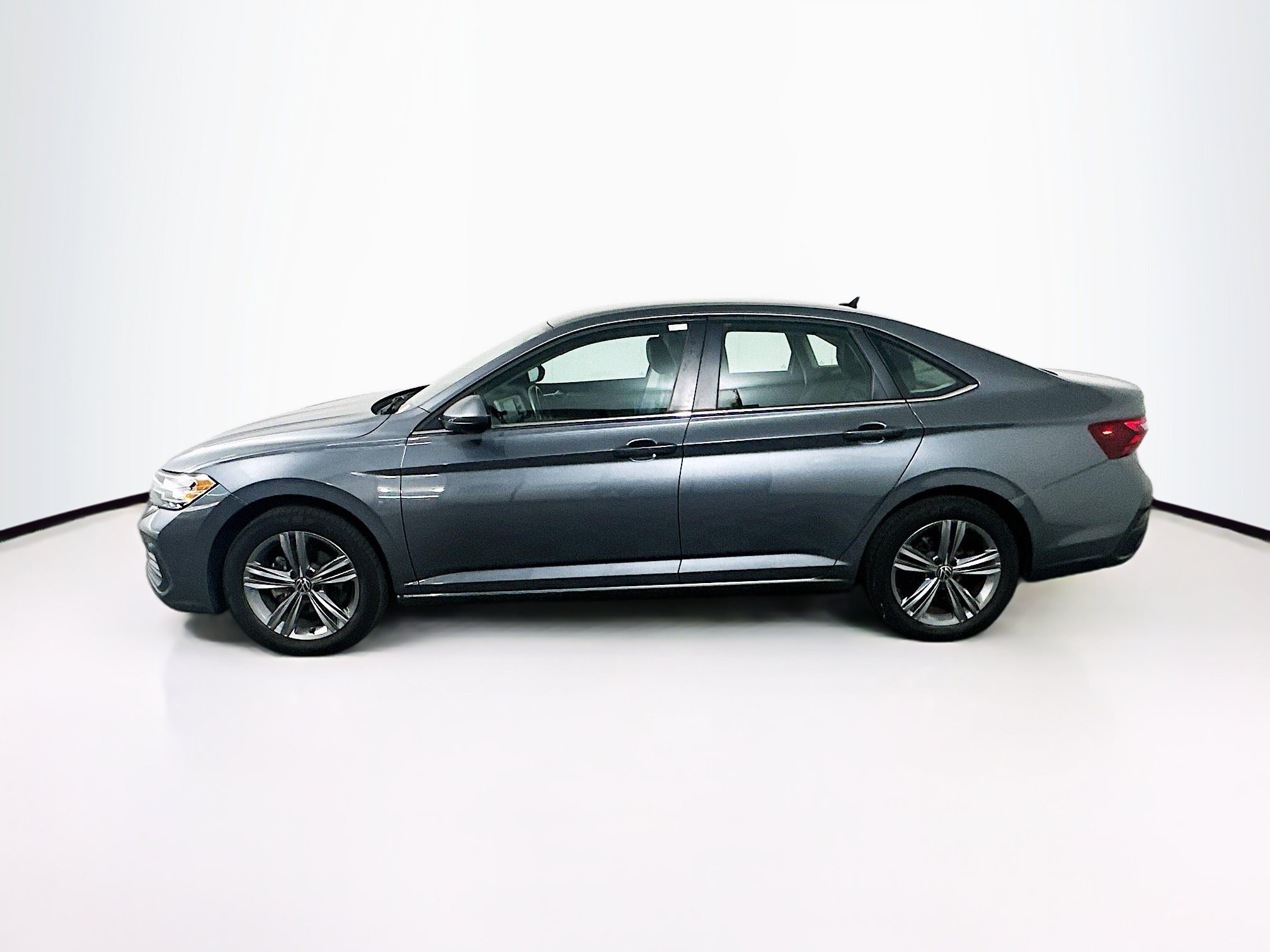 Used 2023 Volkswagen Jetta SE FWD image 4
