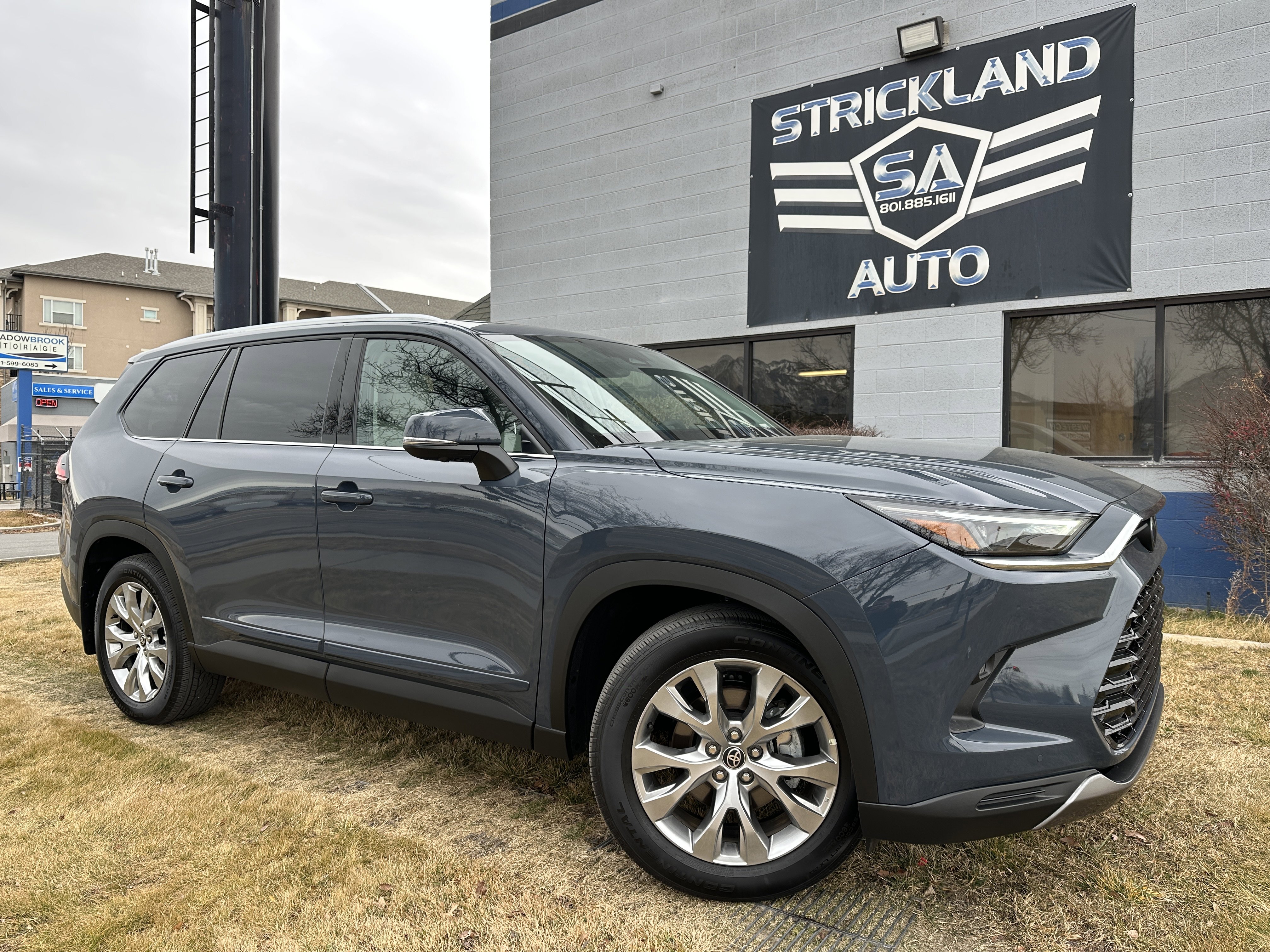 Used 2025 Toyota Grand Highlander AWD image 1