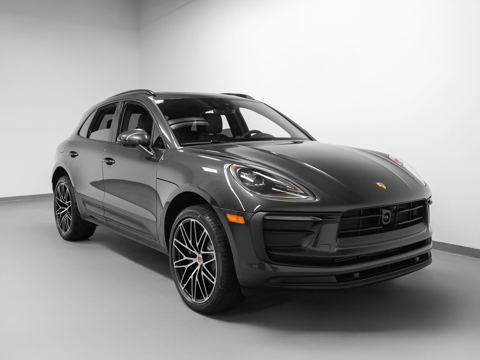 New 2026 Porsche Macan AWD/4WD image 8