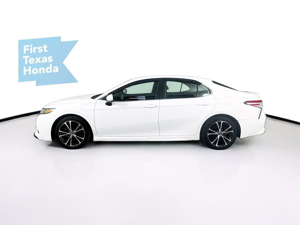 Used 2019 Toyota Camry SE image 4