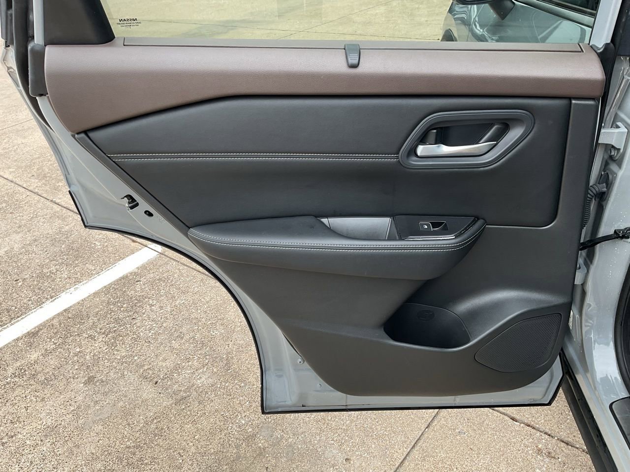 Used 2023 Nissan Rogue SL w/ SL Premium Package image 18