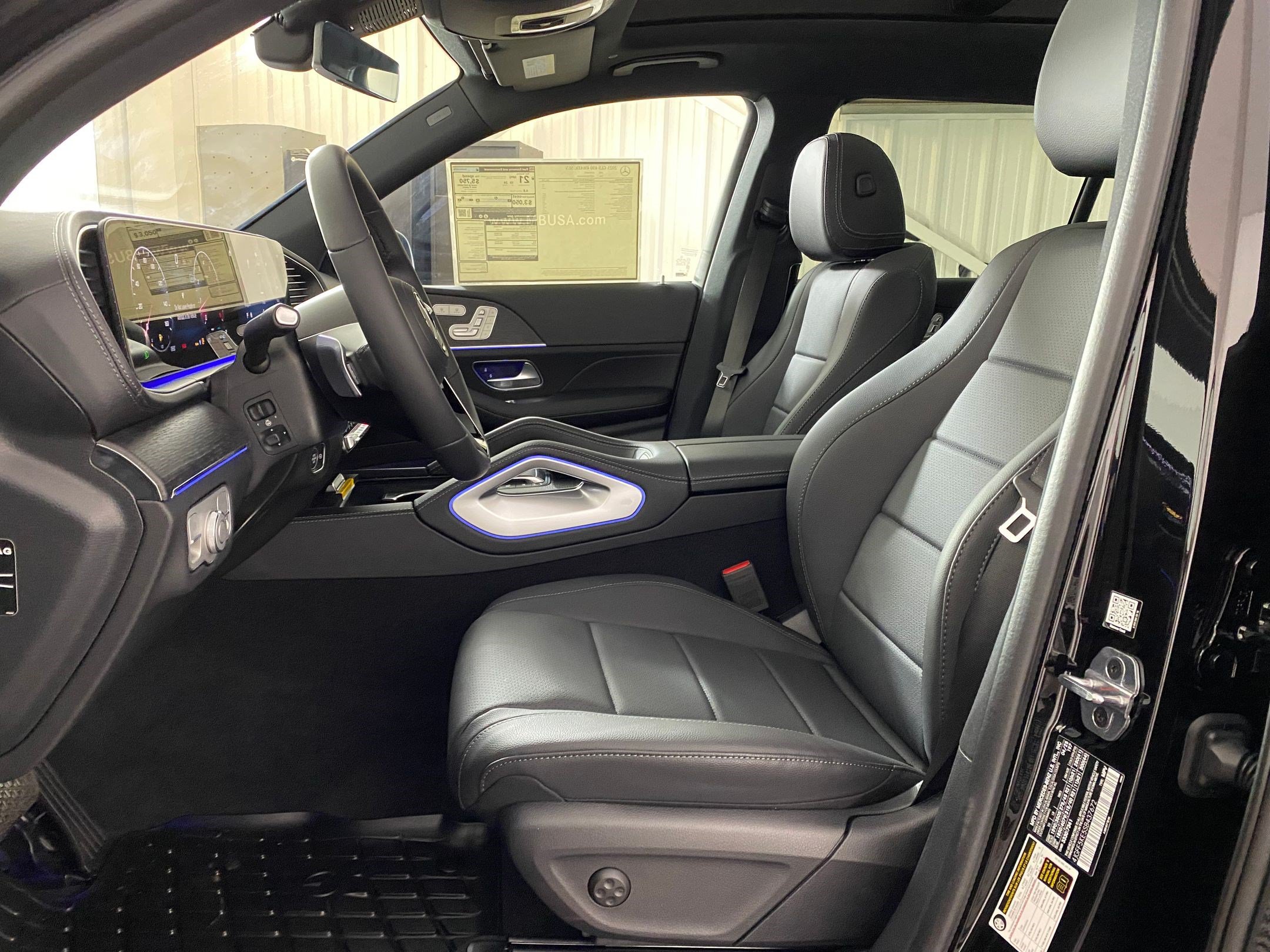 Used 2025 Mercedes-Benz GLS 450 4MATIC image 4