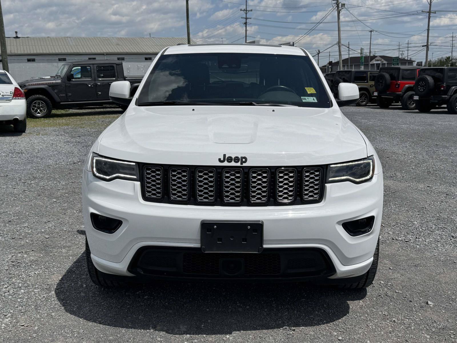 Used 2020 Jeep Grand Cherokee Altitude AWD/4WD image 26