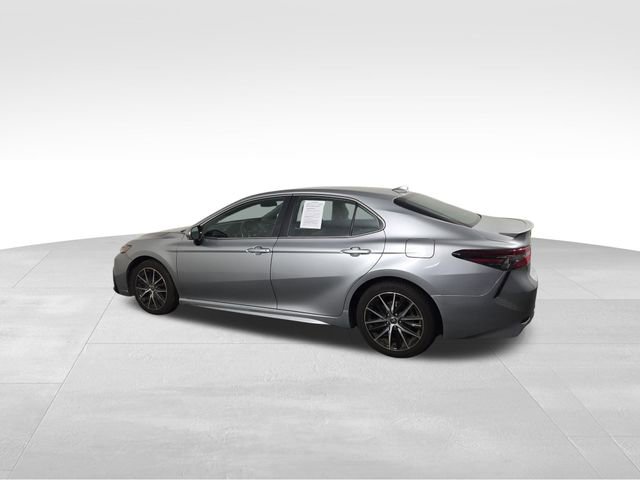 Used 2024 Toyota Camry SE image 10