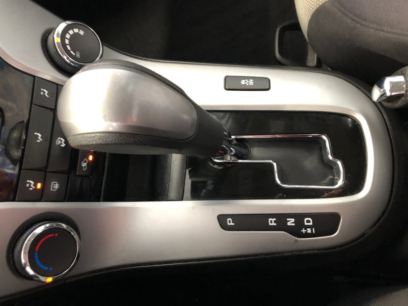 Used 2013 Chevrolet Cruze LS FWD image 23