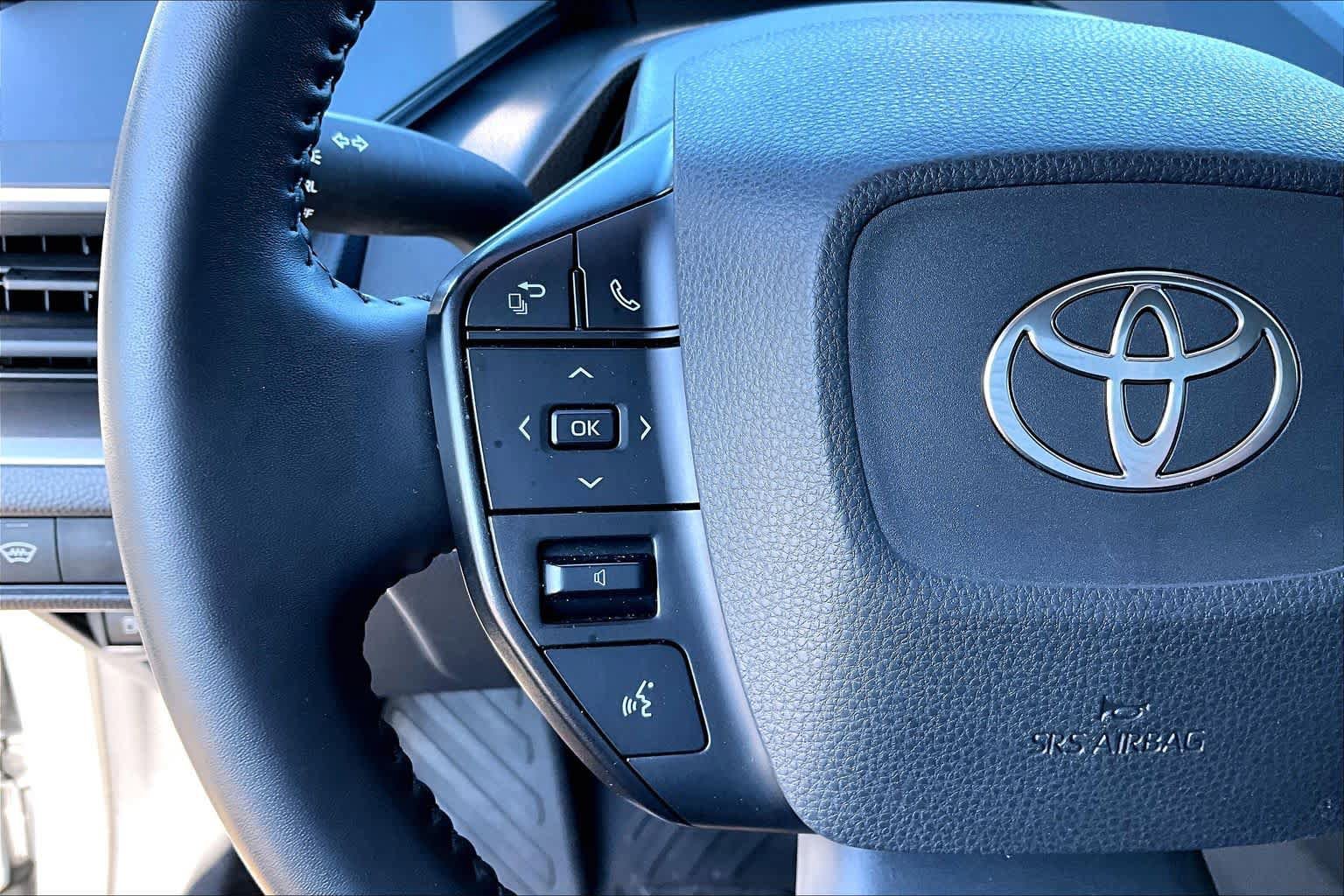 Used 2024 Toyota Prius LE FWD image 23
