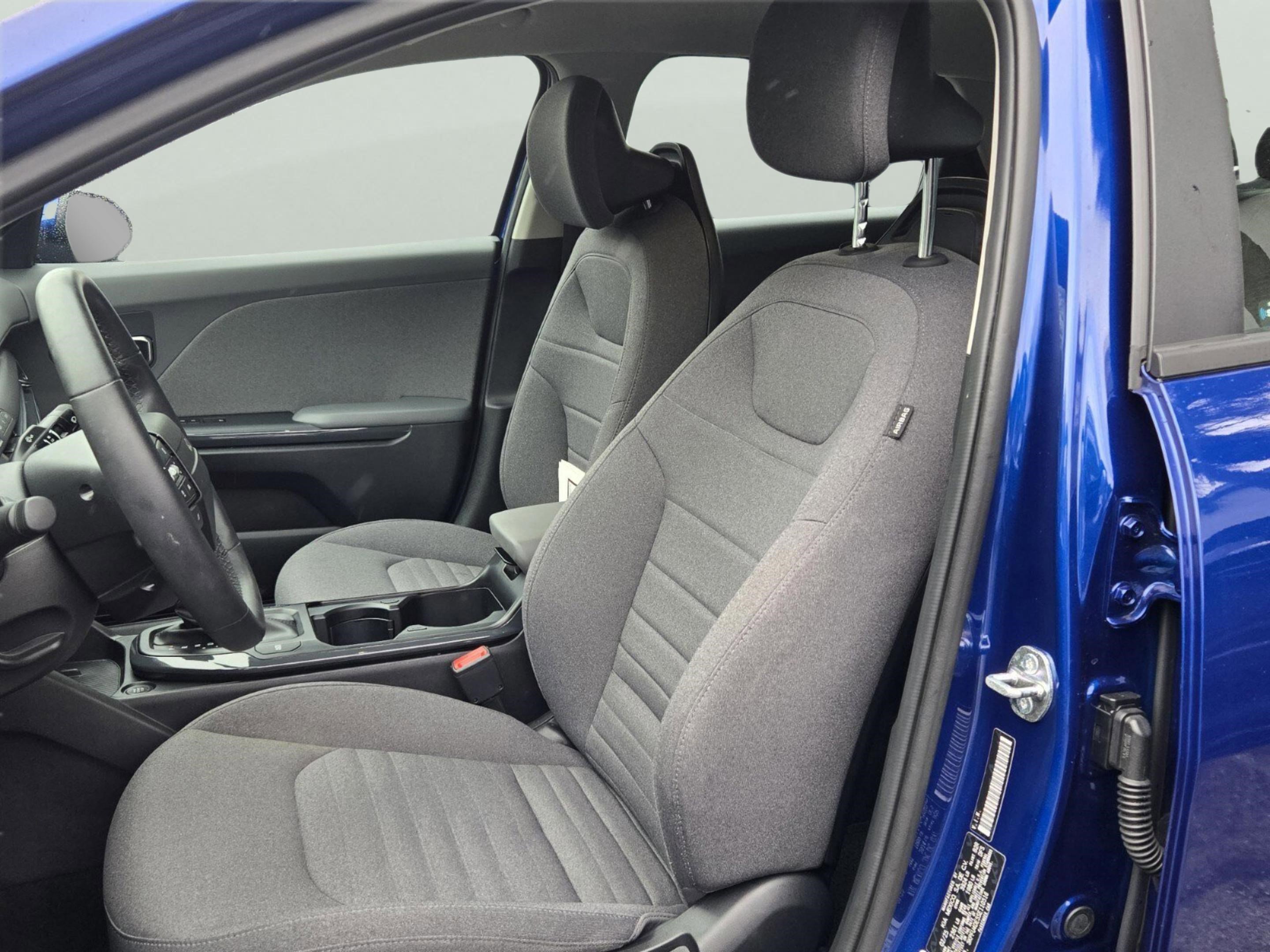 Used 2025 Kia K4 EX image 16