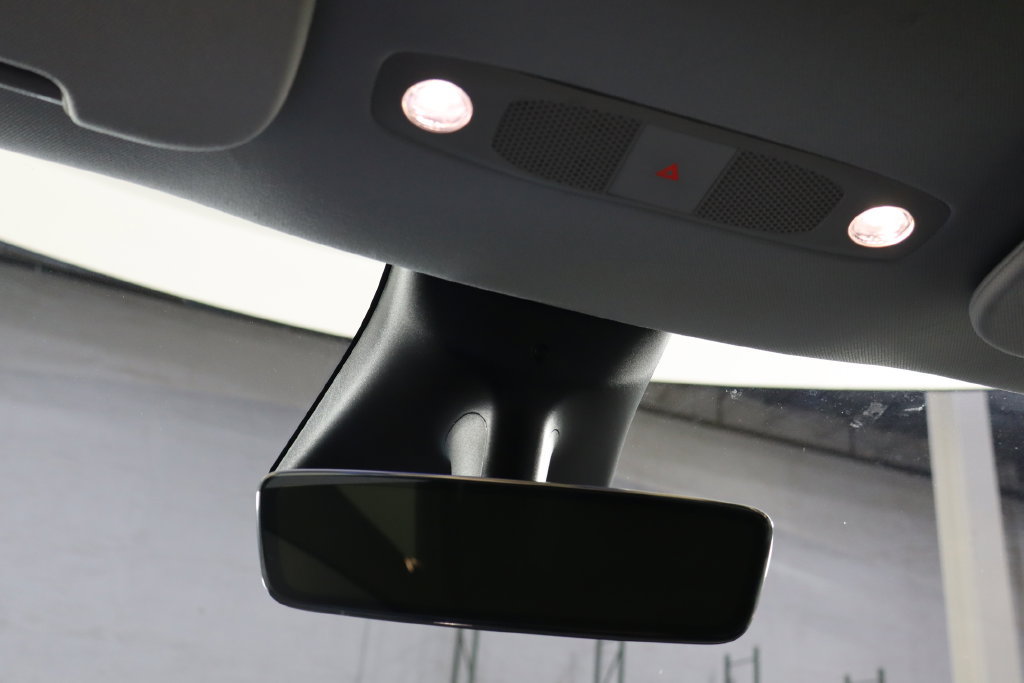 Used 2020 Tesla Model Y Long Range AWD/4WD image 18