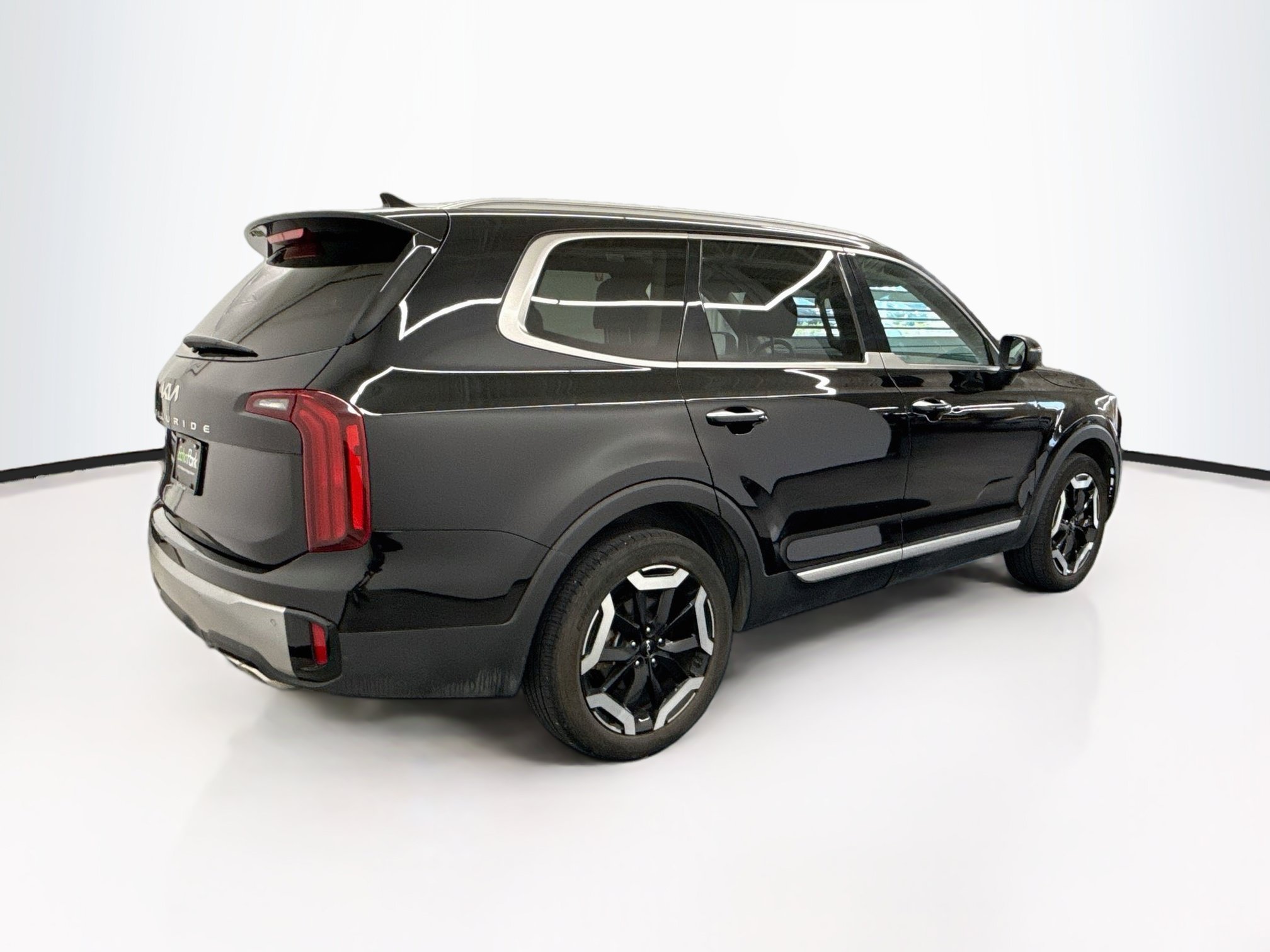 Used 2025 Kia Telluride S FWD image 7
