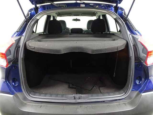 Used 2019 Nissan Kicks SR image 13