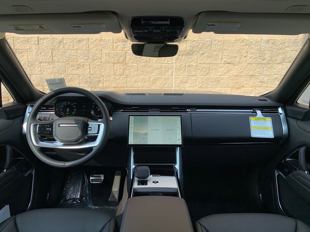 New 2025 Land Rover Range Rover SE image 18