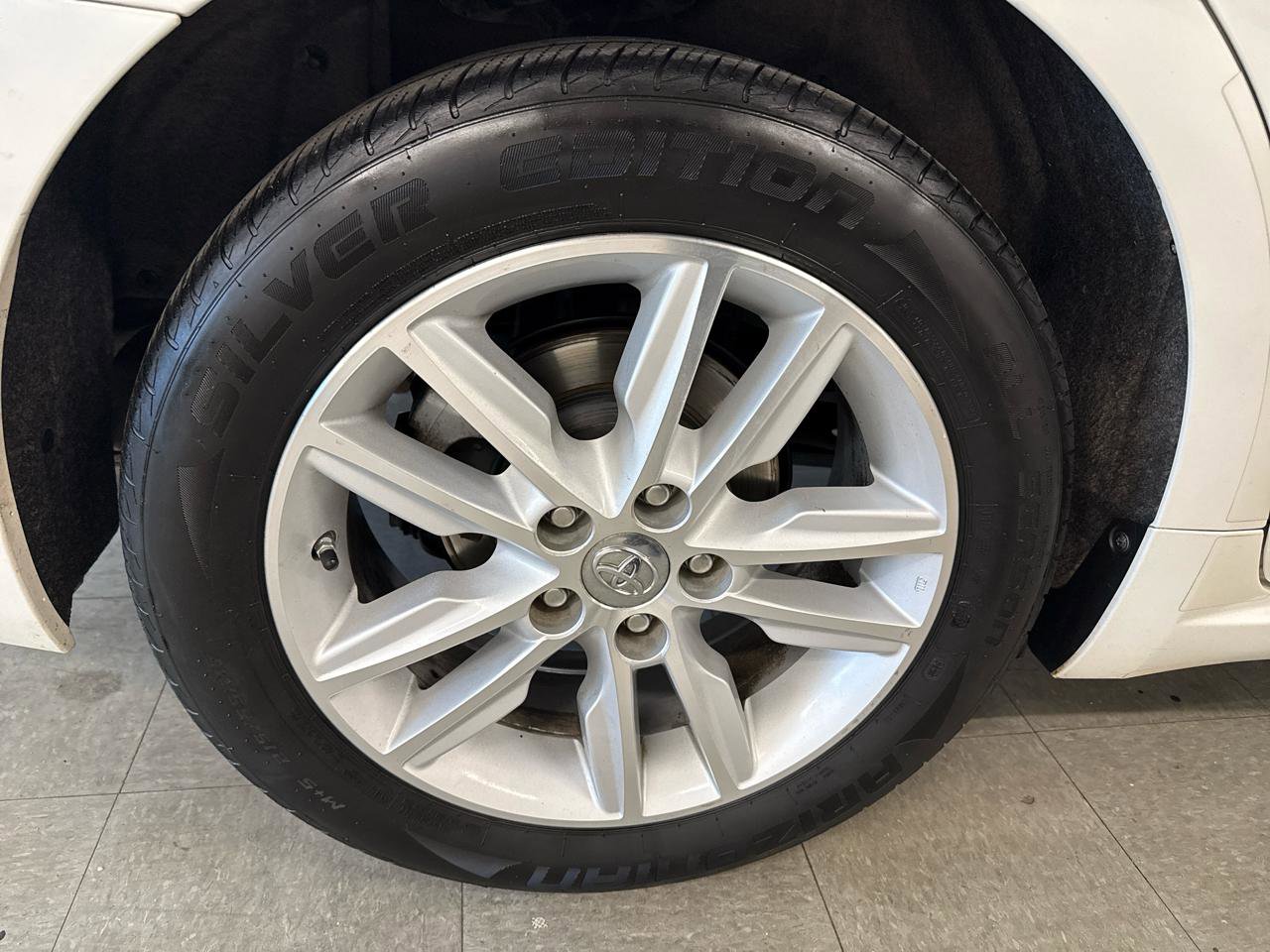 Used 2015 Toyota Avalon XLE FWD image 60