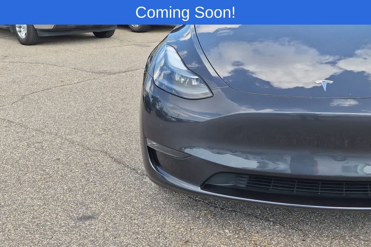 Used 2024 Tesla Model Y Long Range AWD/4WD image 10