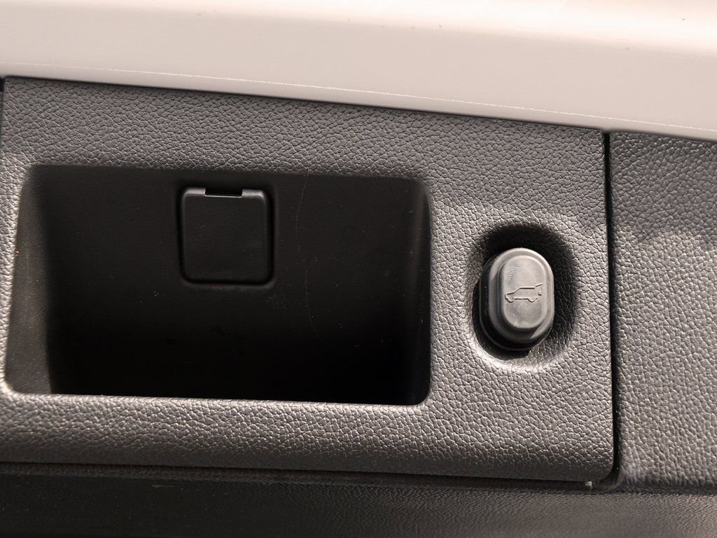 Used 2018 GMC Yukon Denali image 7