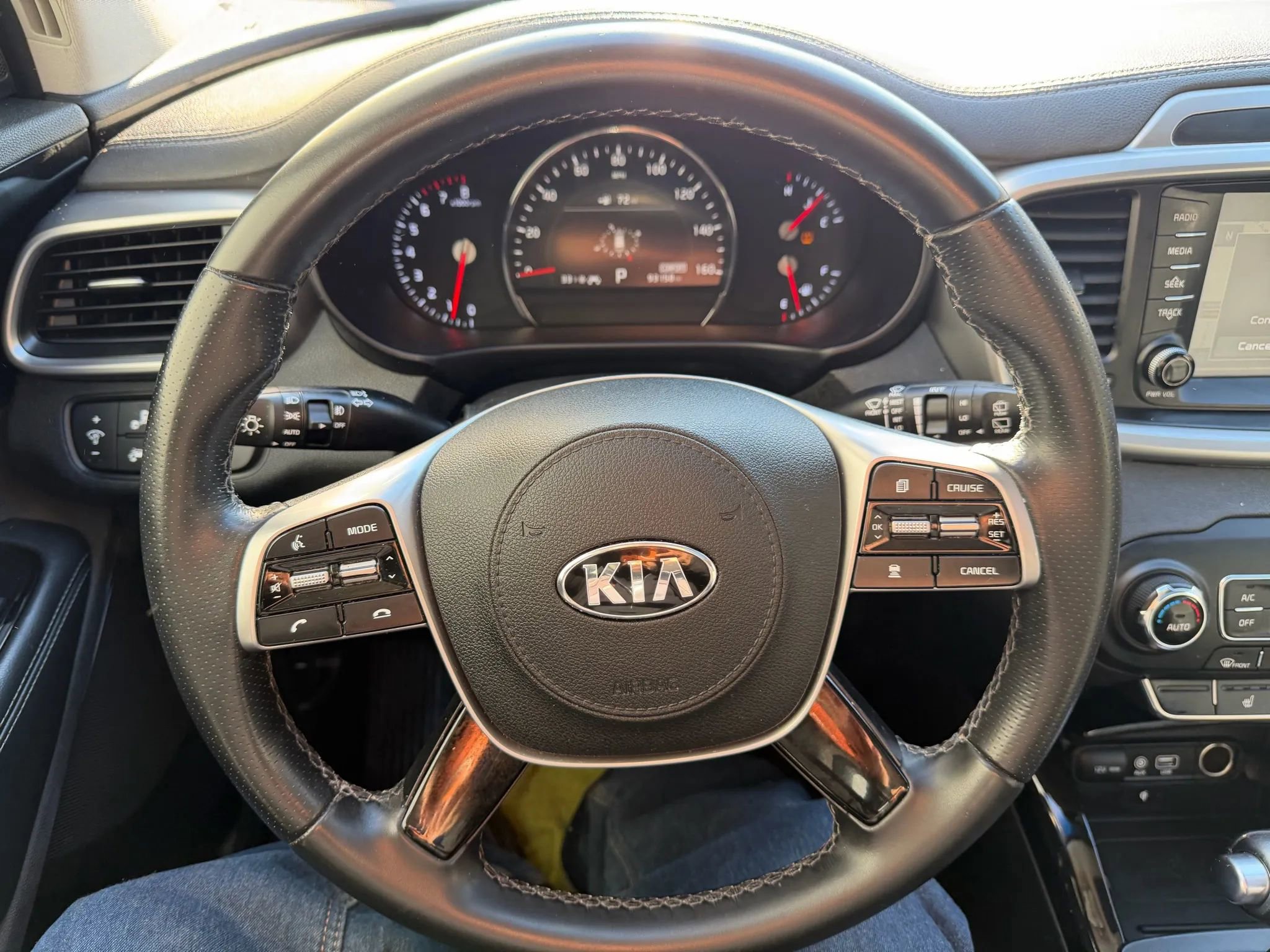 Used 2019 Kia Sorento SX image 12