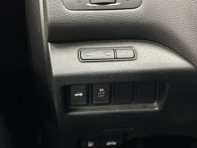 Used 2017 Nissan Altima 2.5 SV FWD image 19