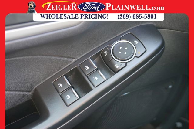 Used 2022 Ford Escape SE w/ Cold Weather Package image 29