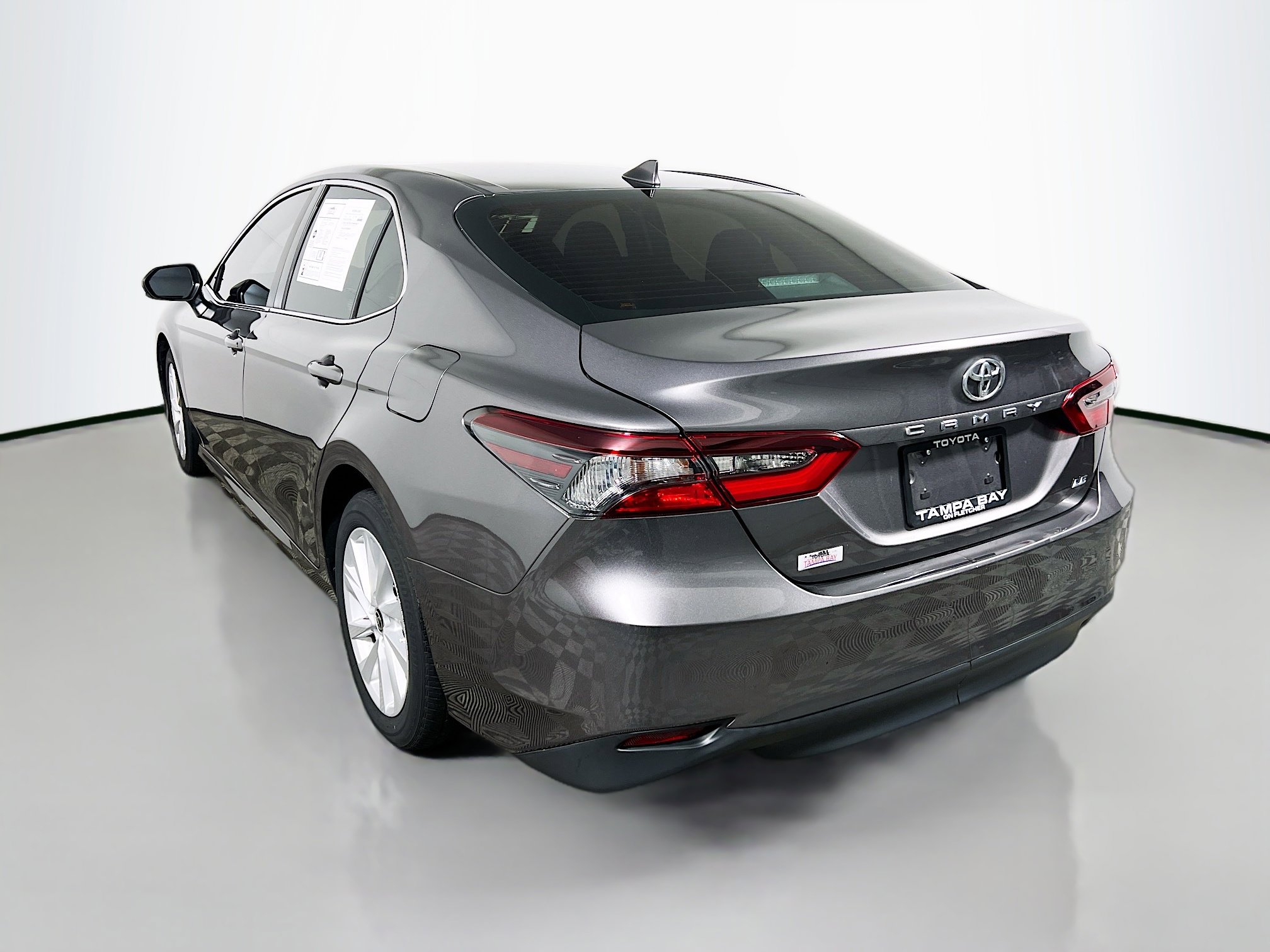 Used 2022 Toyota Camry LE image 8