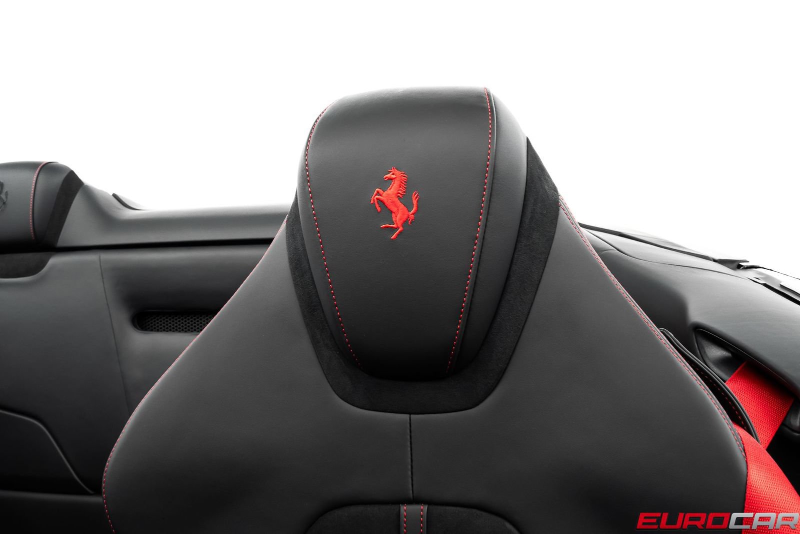 Used 2026 Ferrari Roma Spider RWD image 43