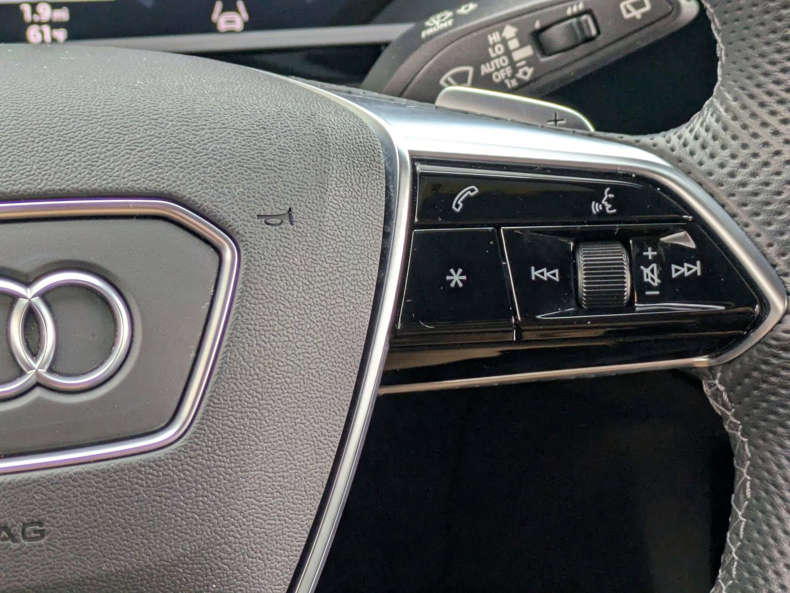 Used 2023 Audi e-tron S Premium Plus w/ Black Optic Package image 11