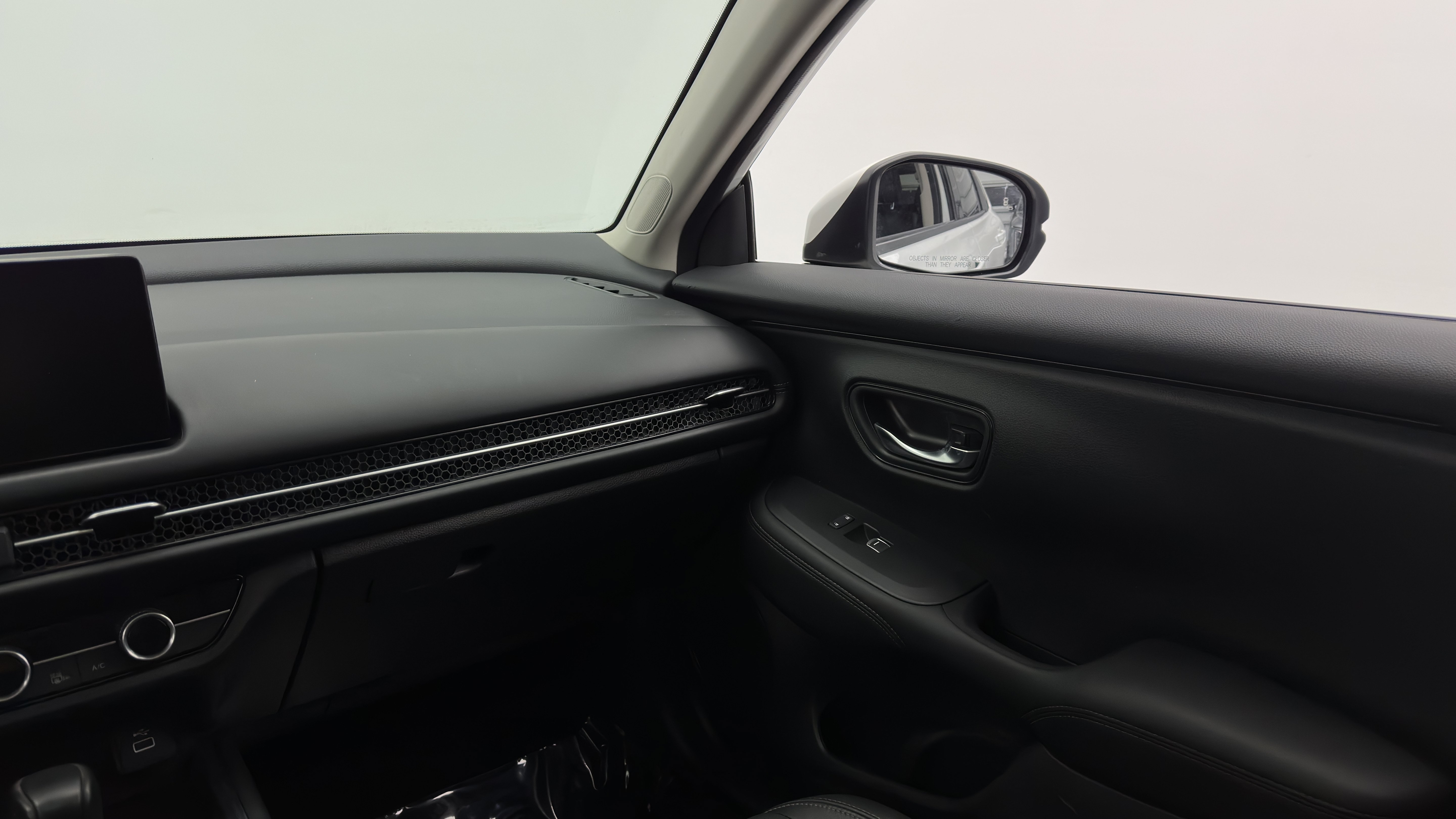 Used 2025 Honda HR-V EX-L image 31