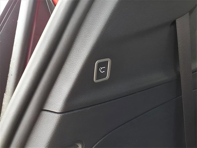 New 2026 Chrysler Pacifica Limited image 8