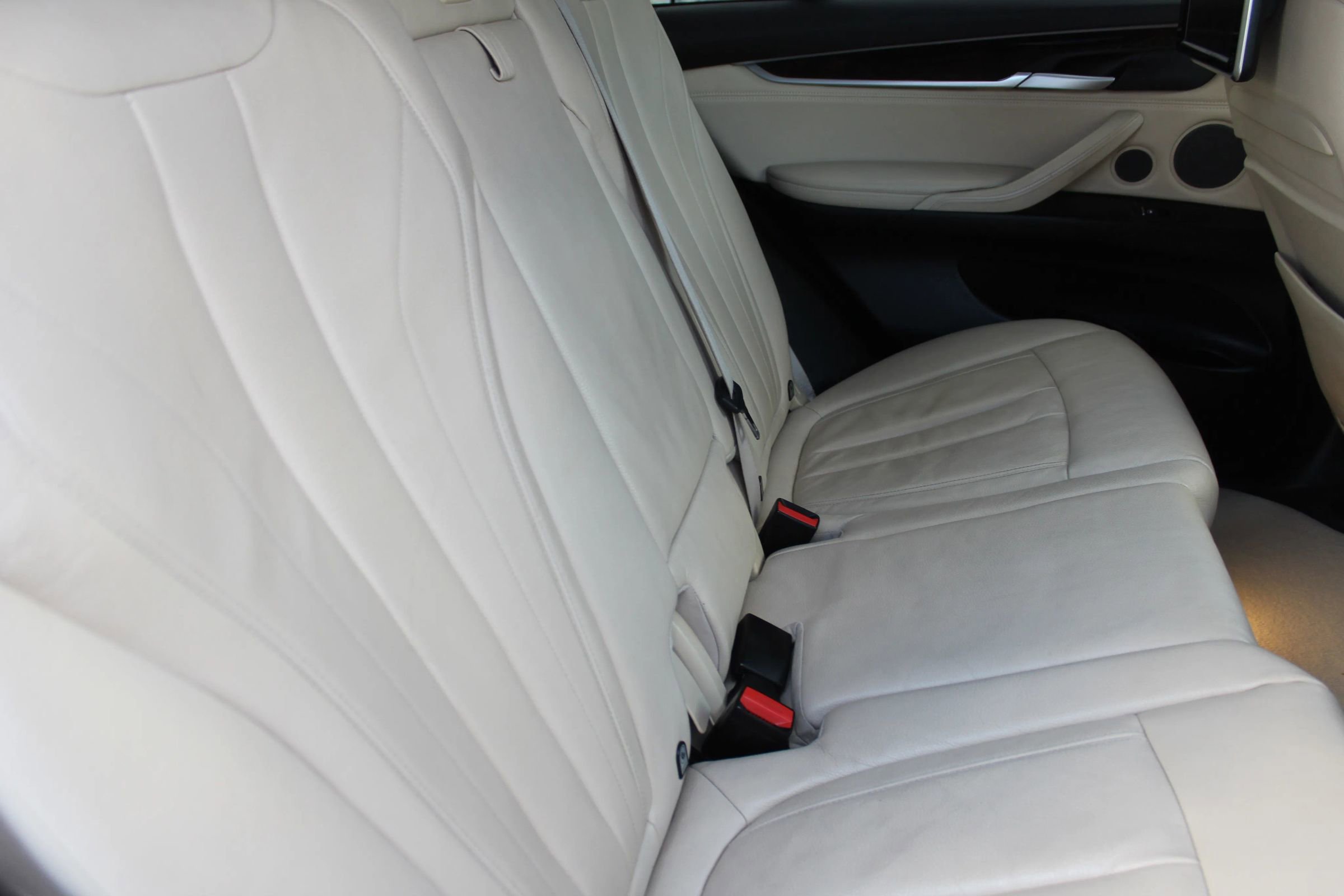 Used 2016 BMW X5 xDrive50i image 16