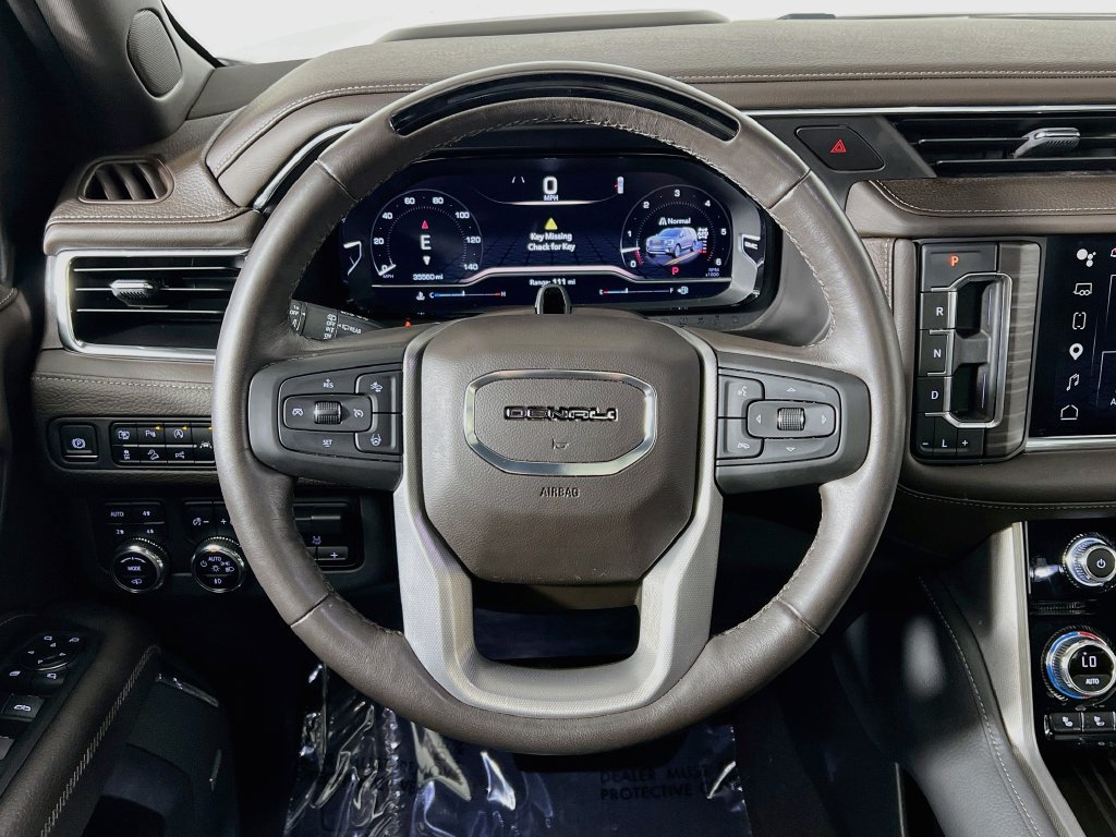 Used 2023 GMC Yukon Denali w/ Denali Reserve Package AWD/4WD image 11