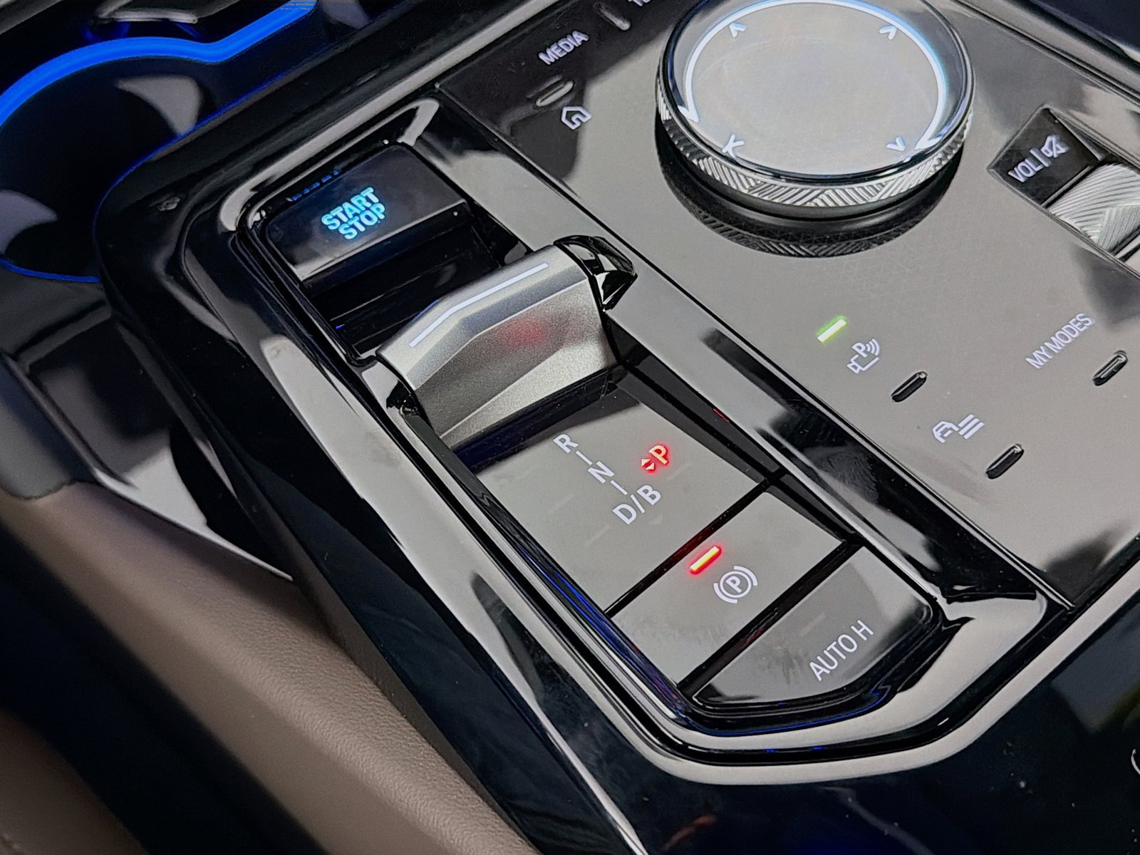 New 2027 BMW i5 eDrive40 RWD image 17