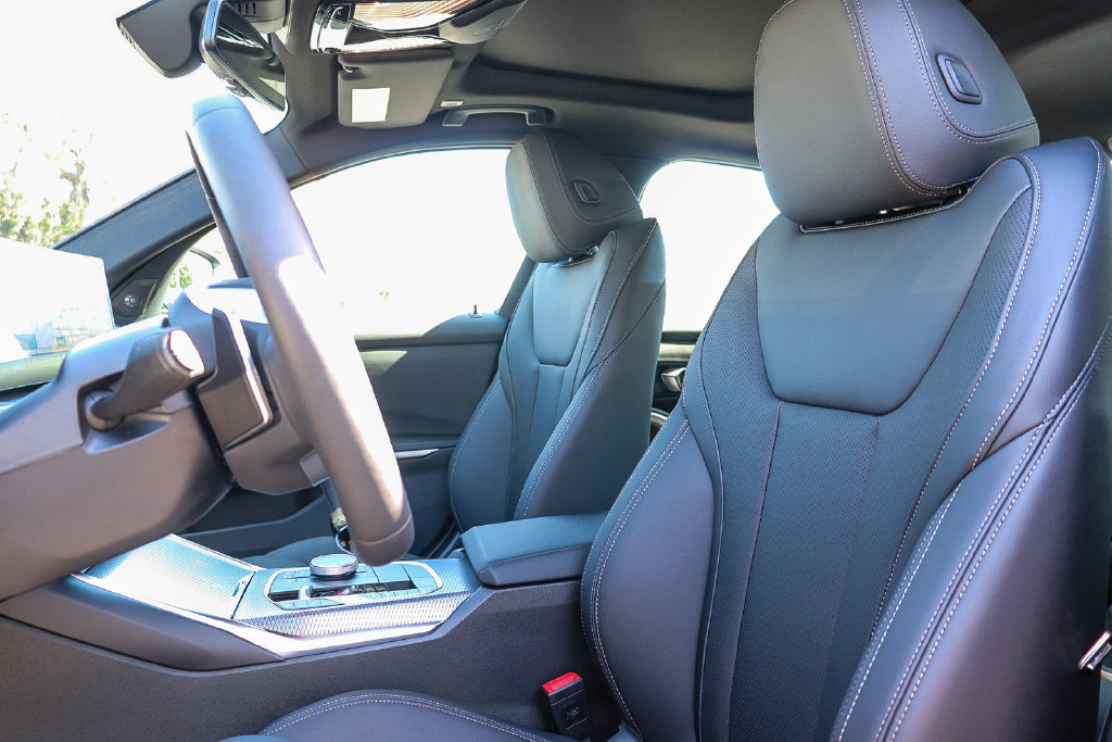 New 2026 BMW 330i Sedan w/ Convenience Package RWD image 17