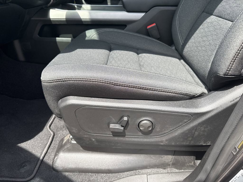 New 2026 RAM 1500 4x4 Crew Cab image 13