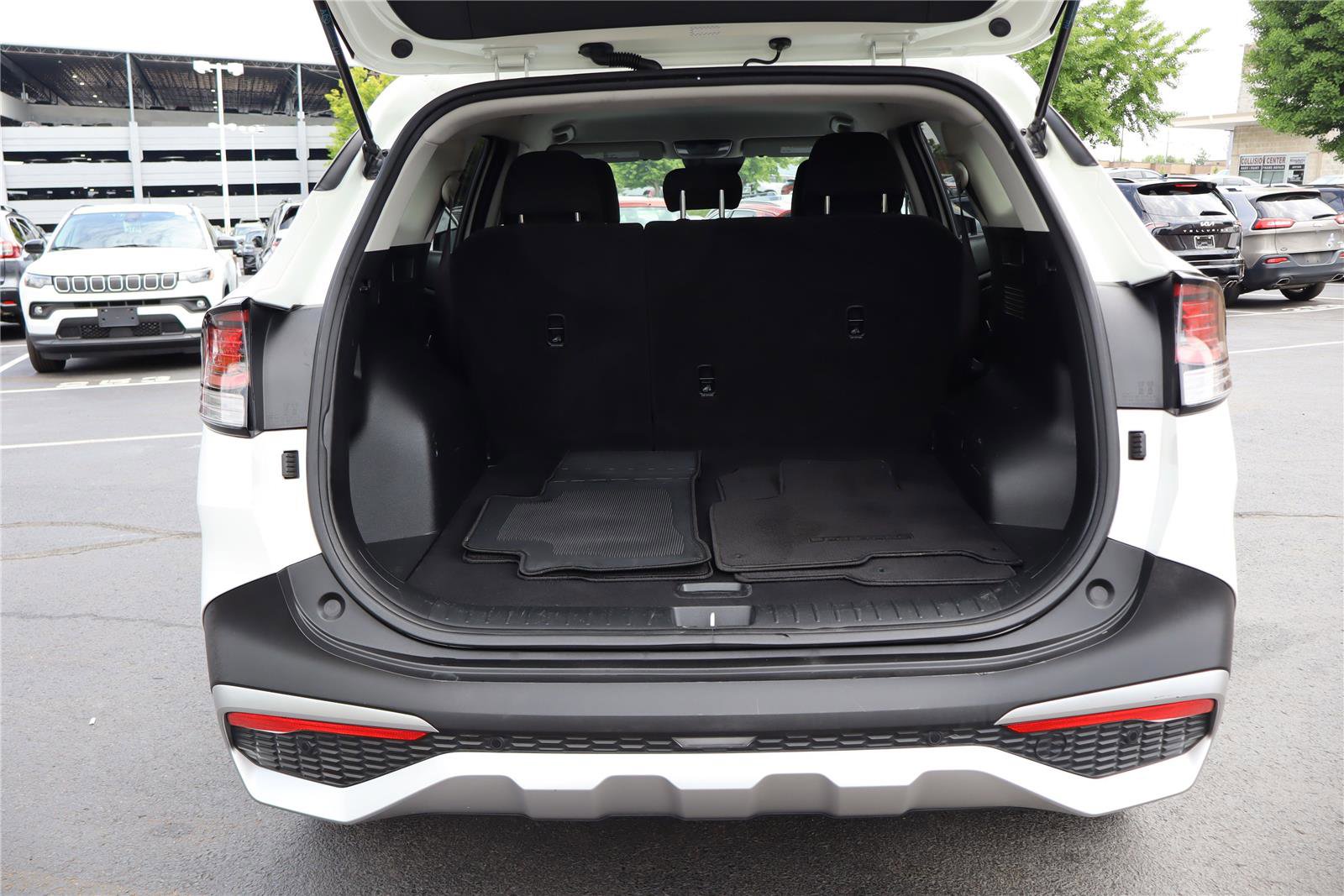 Used 2023 Kia Sportage LX AWD/4WD image 5