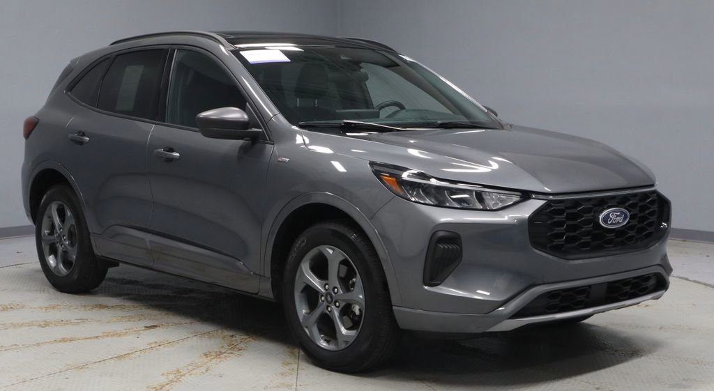 Certified 2023 Ford Escape ST-Line w/ Tech Pack #1 AWD/4WD image 1