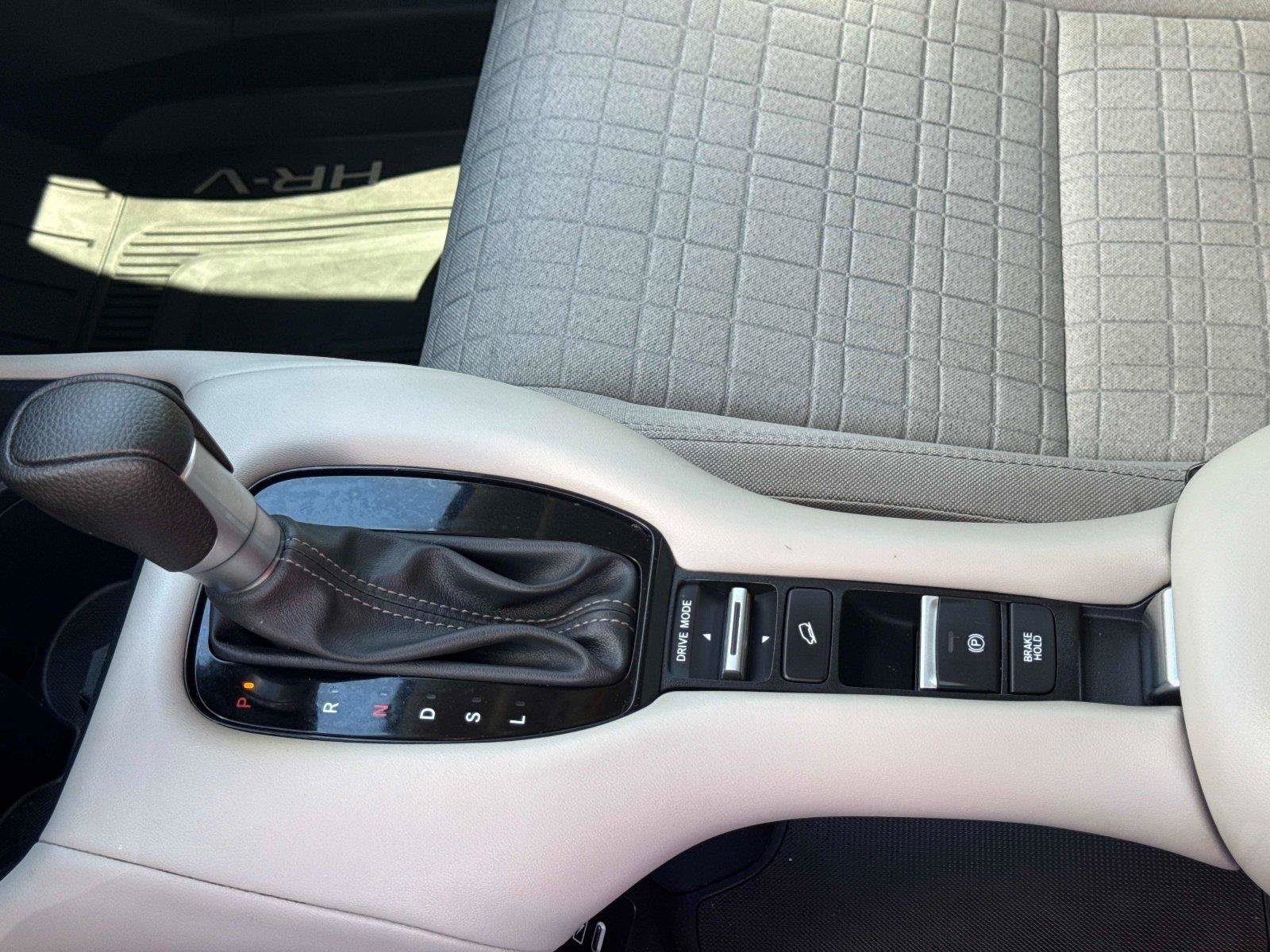 Certified 2025 Honda HR-V LX image 24