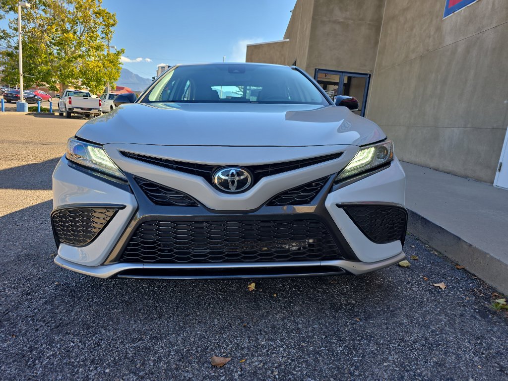 Used 2023 Toyota Camry XSE image 9