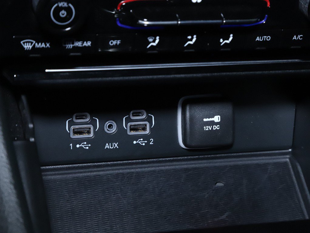 Used 2025 Jeep Grand Cherokee Altitude AWD/4WD image 27