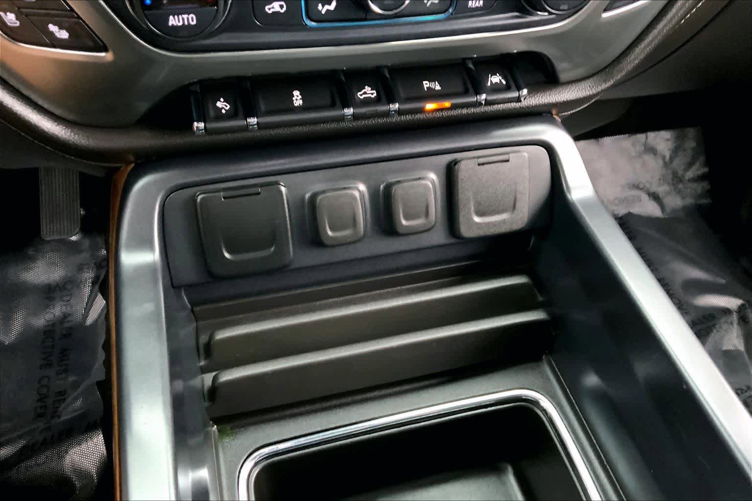 Used 2018 Chevrolet Silverado 1500 LTZ w/ Sport Package AWD/4WD image 34
