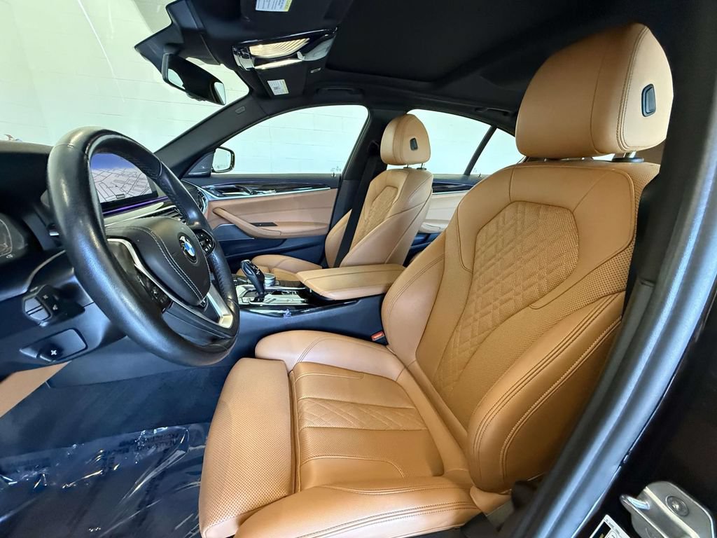 Used 2022 BMW 530i xDrive w/ Premium Package AWD/4WD image 2