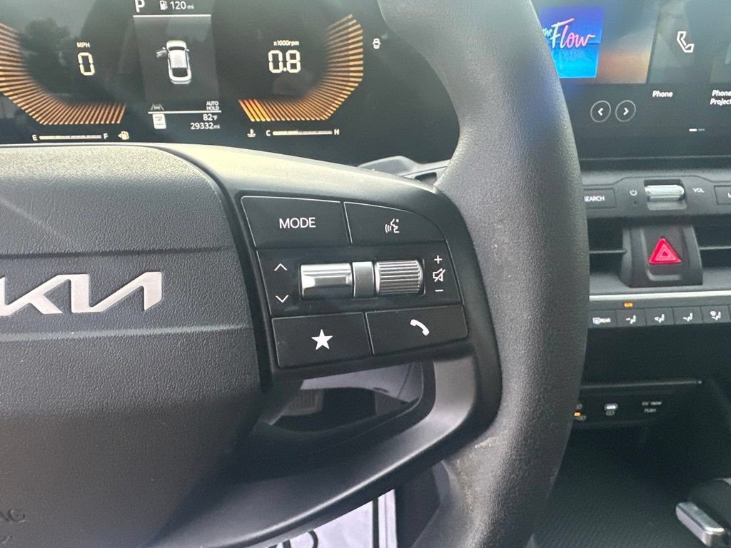 Used 2025 Kia K4 FWD image 23