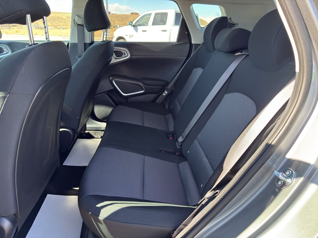 Used 2025 Kia Soul LX FWD image 10