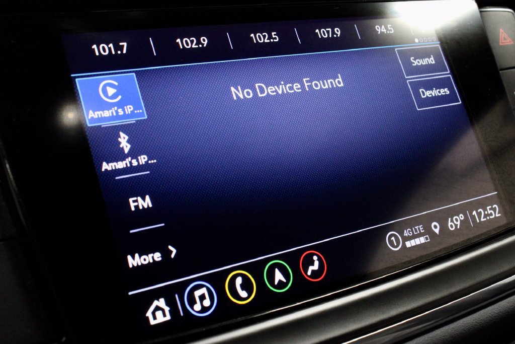Used 2024 Buick Enclave Premium AWD/4WD image 3